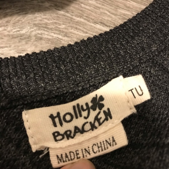 💚4 for $30💚 NWOT Molly Bracken Gray Knitted Poncho - Picture 7 of 9